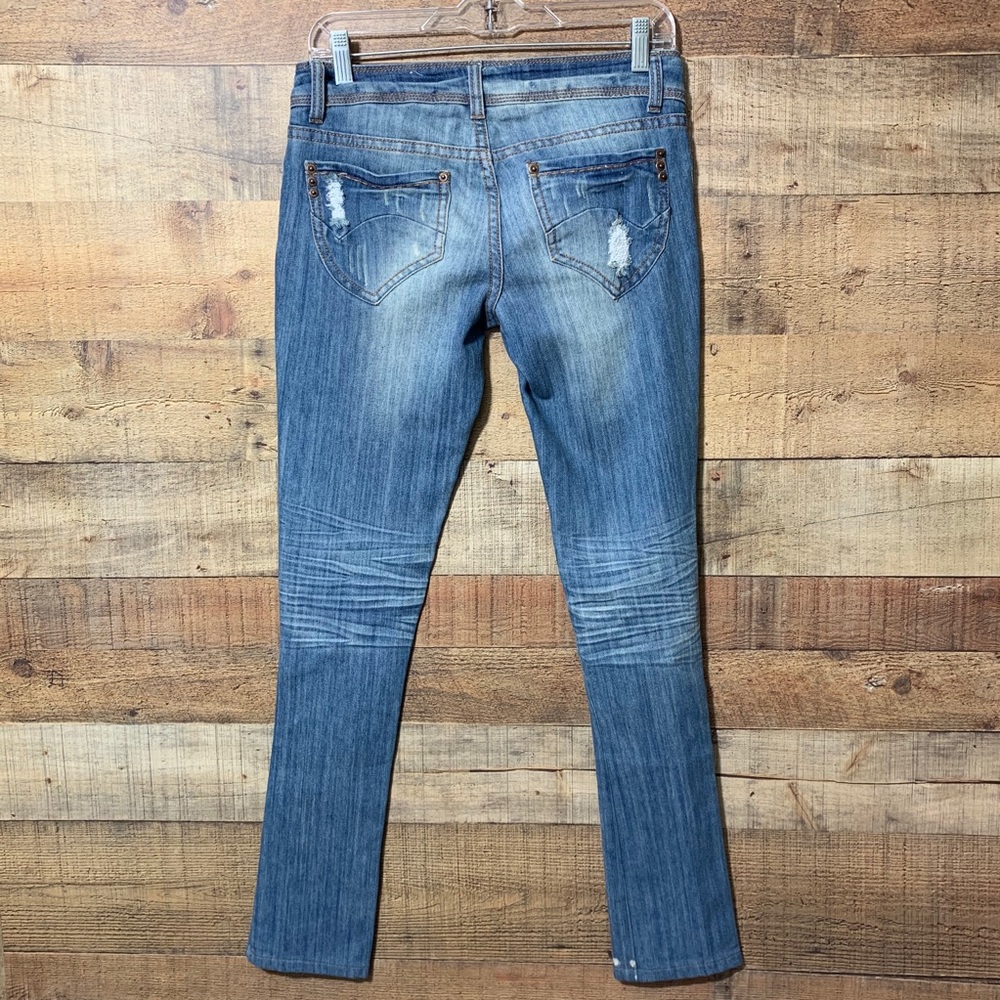 DOLLHOUSE Ripped Jeans - Picture 2 of 11